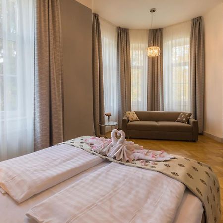 Wellness & Spa Hotel Villa Regenhart Jesenik Bagian luar foto